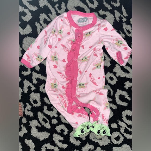 Baby Yoda Pink Onesie - Picture 2 of 5